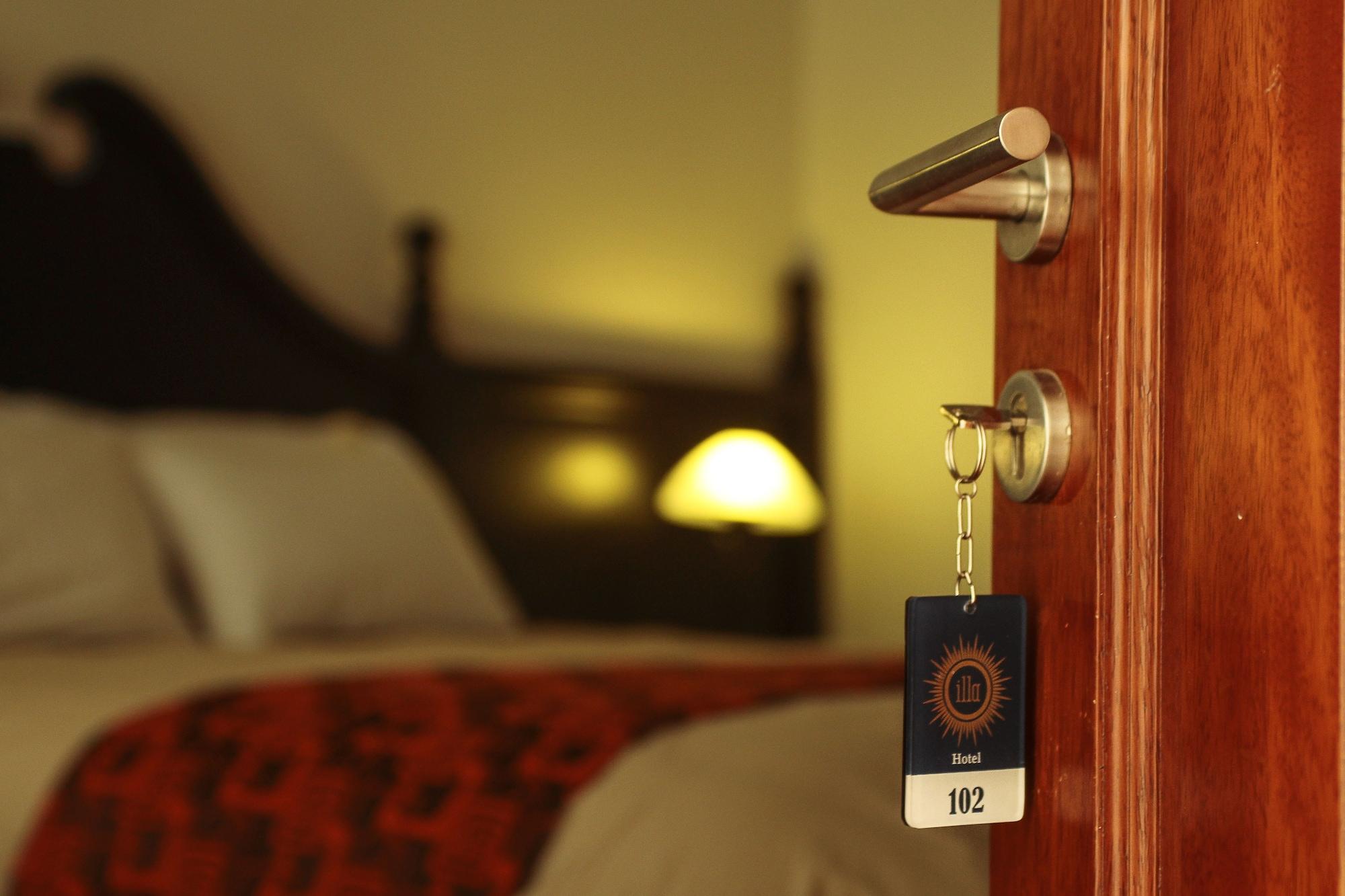 Illa Hotel Cuzco Esterno foto