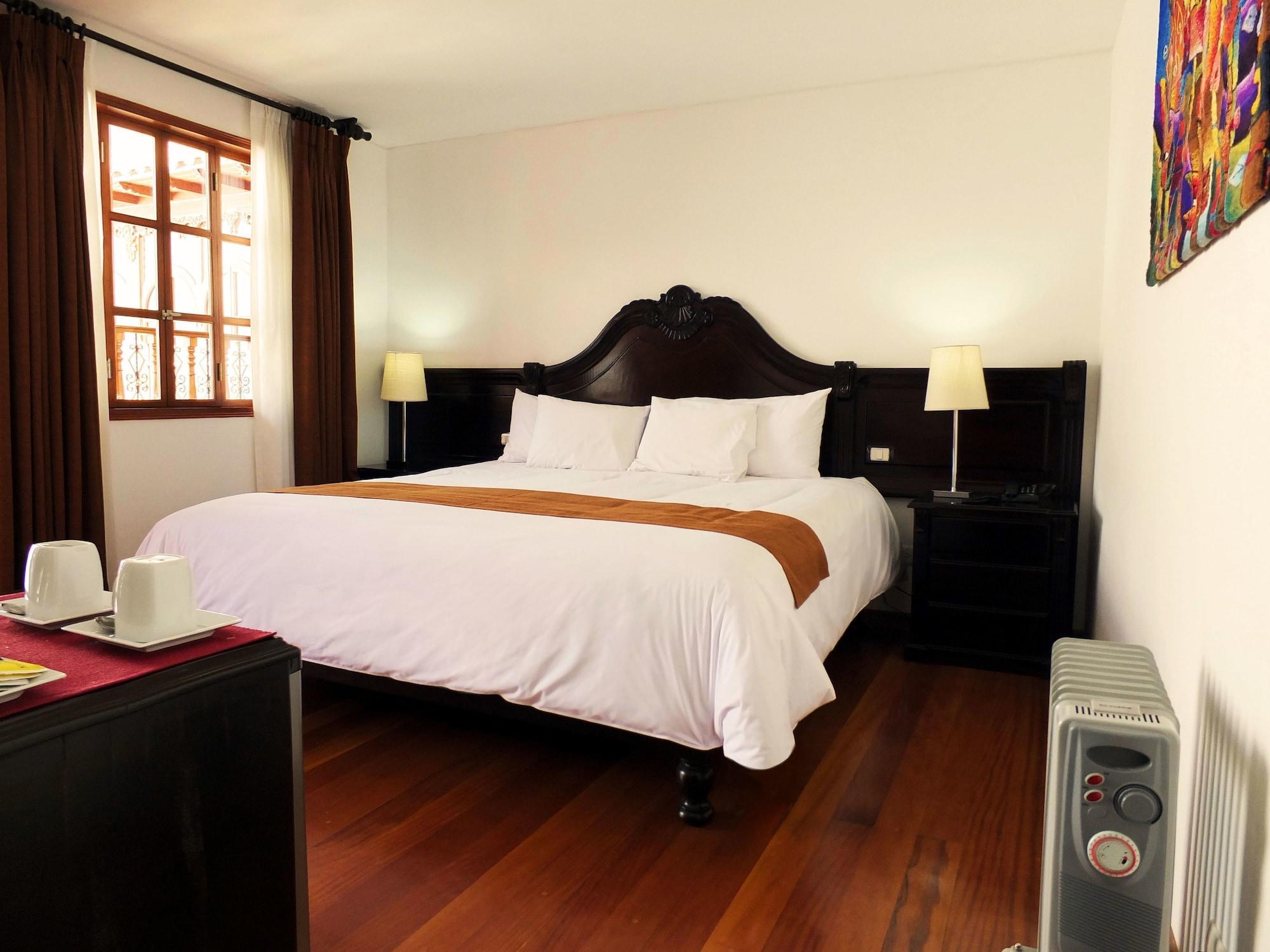 Illa Hotel Cuzco Esterno foto