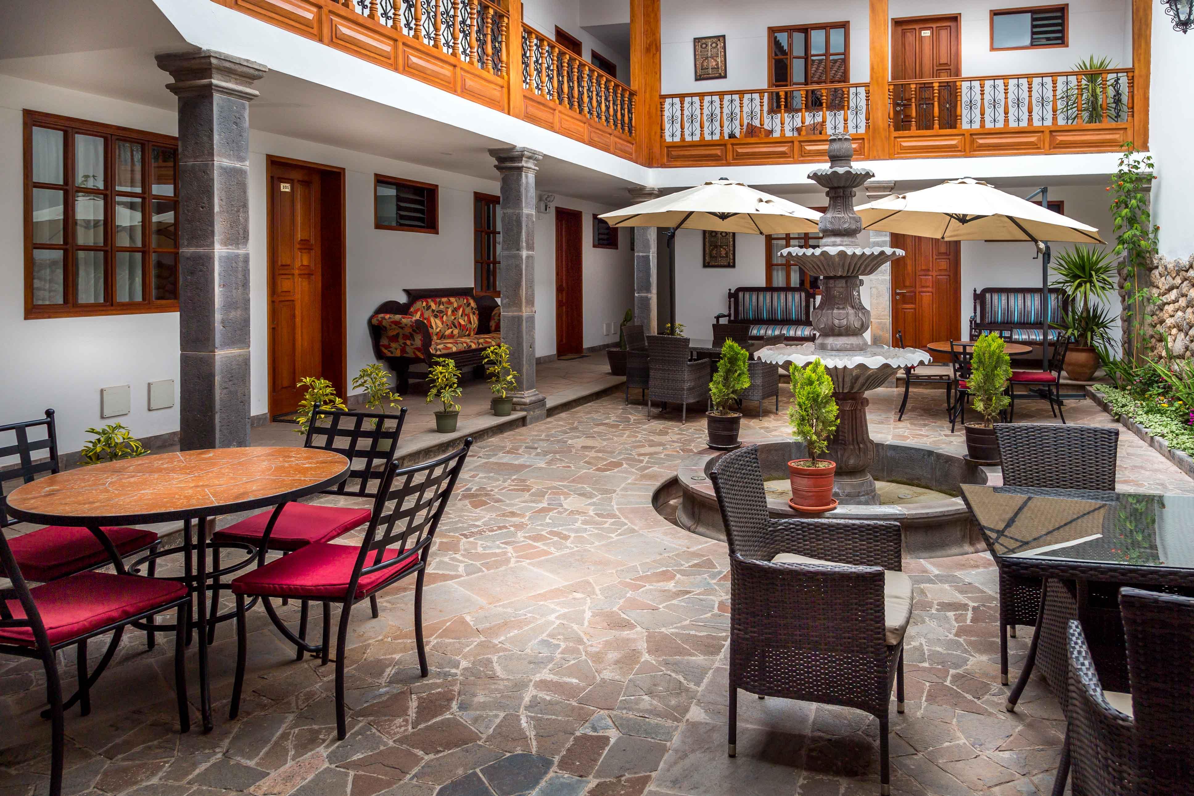 Illa Hotel Cuzco Esterno foto