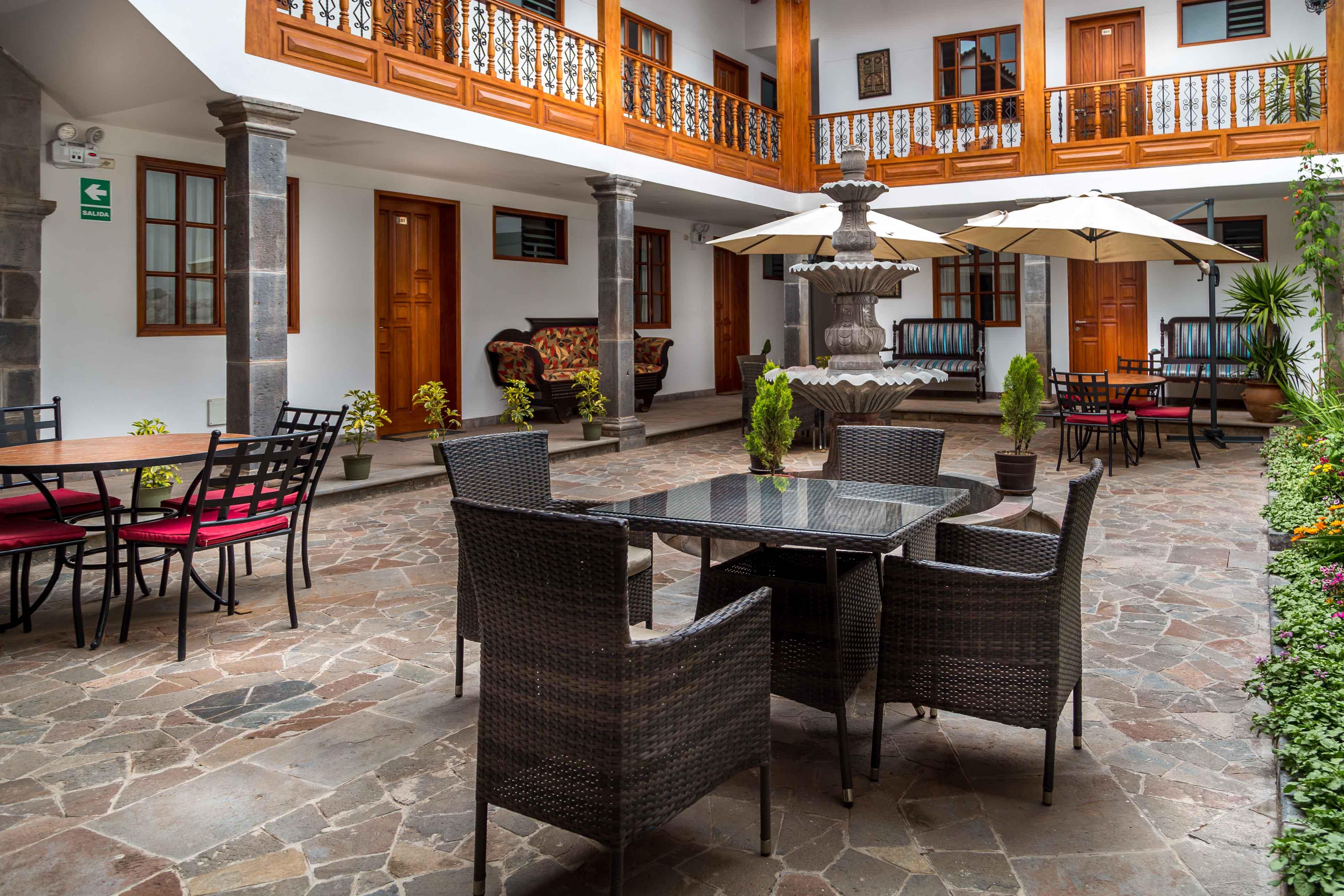 Illa Hotel Cuzco Esterno foto