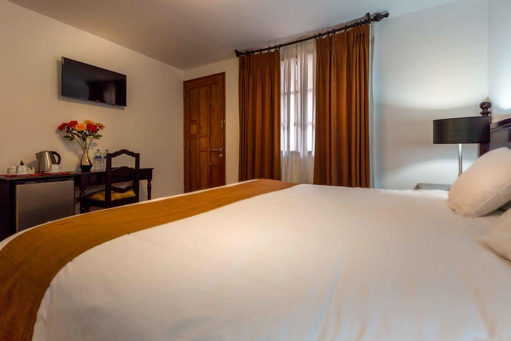Illa Hotel Cuzco Esterno foto